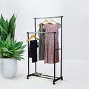 Suport pentru umerase si haine, cu roti si inaltime reglabila