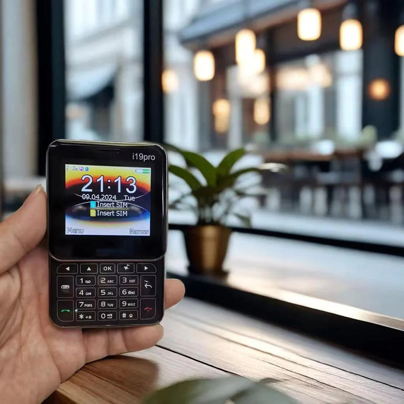 Telefon Mini Slide i19 Pro Ecran 2.4 inch, Dual SIM, Camera, FM Radio, Bluetooth, Butoane Fizice, Deblocat
